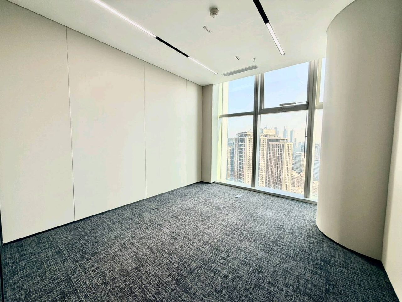 134㎡精装办公室 康泰创新广场·近高新中站·高层