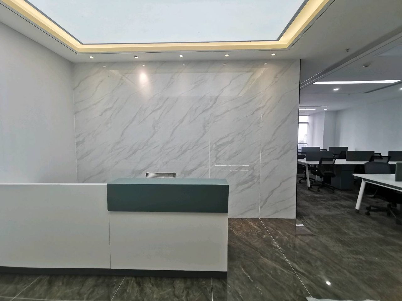深圳湾科技生态园758㎡精装办公室出租,高层西北向采光好