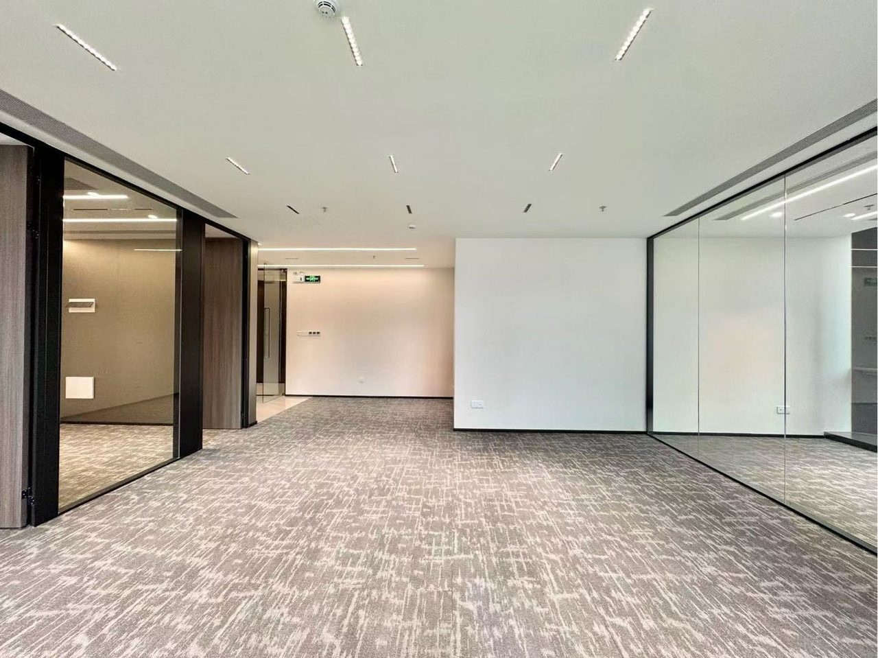 光峰科技大厦写字楼235㎡精装户型·高层西北向出租