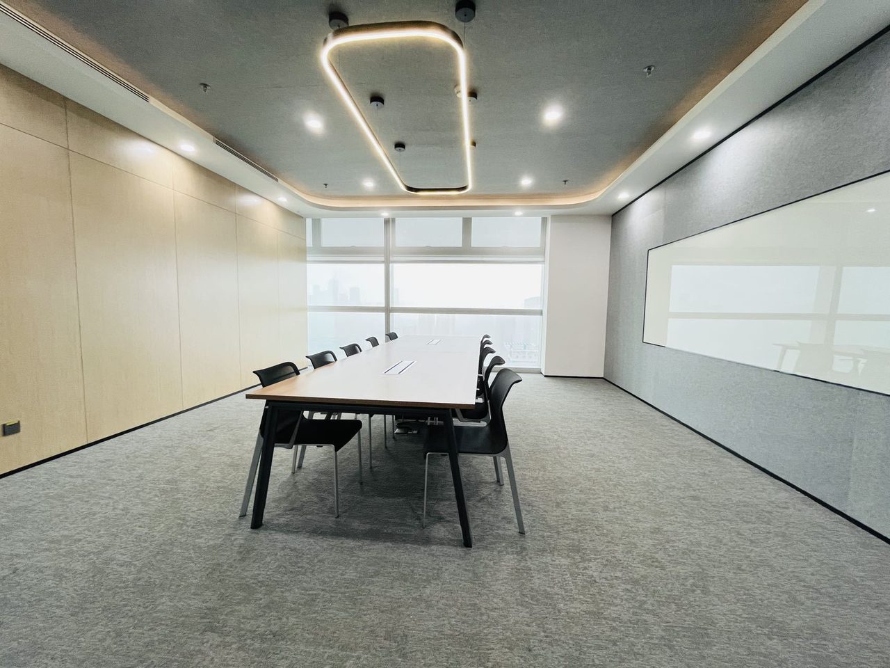 恒明珠金融大厦1722.5㎡豪装办公室出租，高层四面采光向采光好