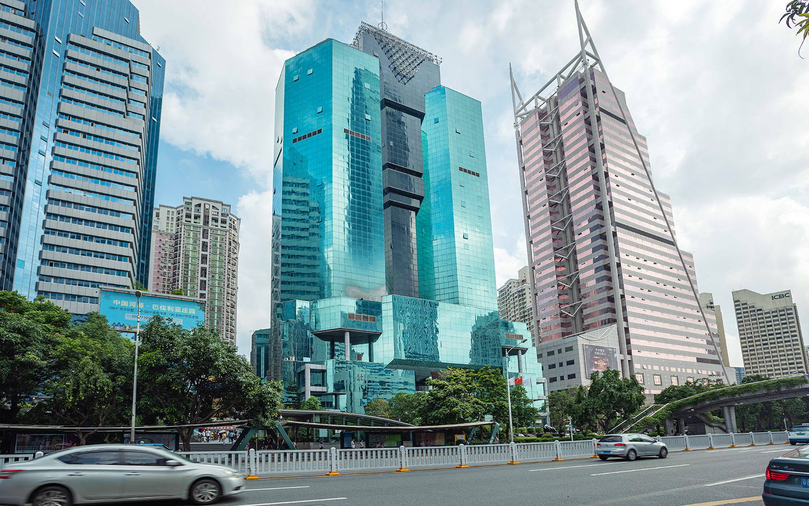 深业中心大厦实景图