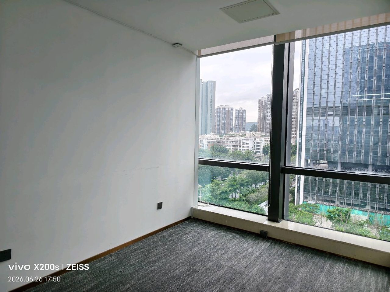 波顿大厦88㎡精装办公室出租,中层南向采光好