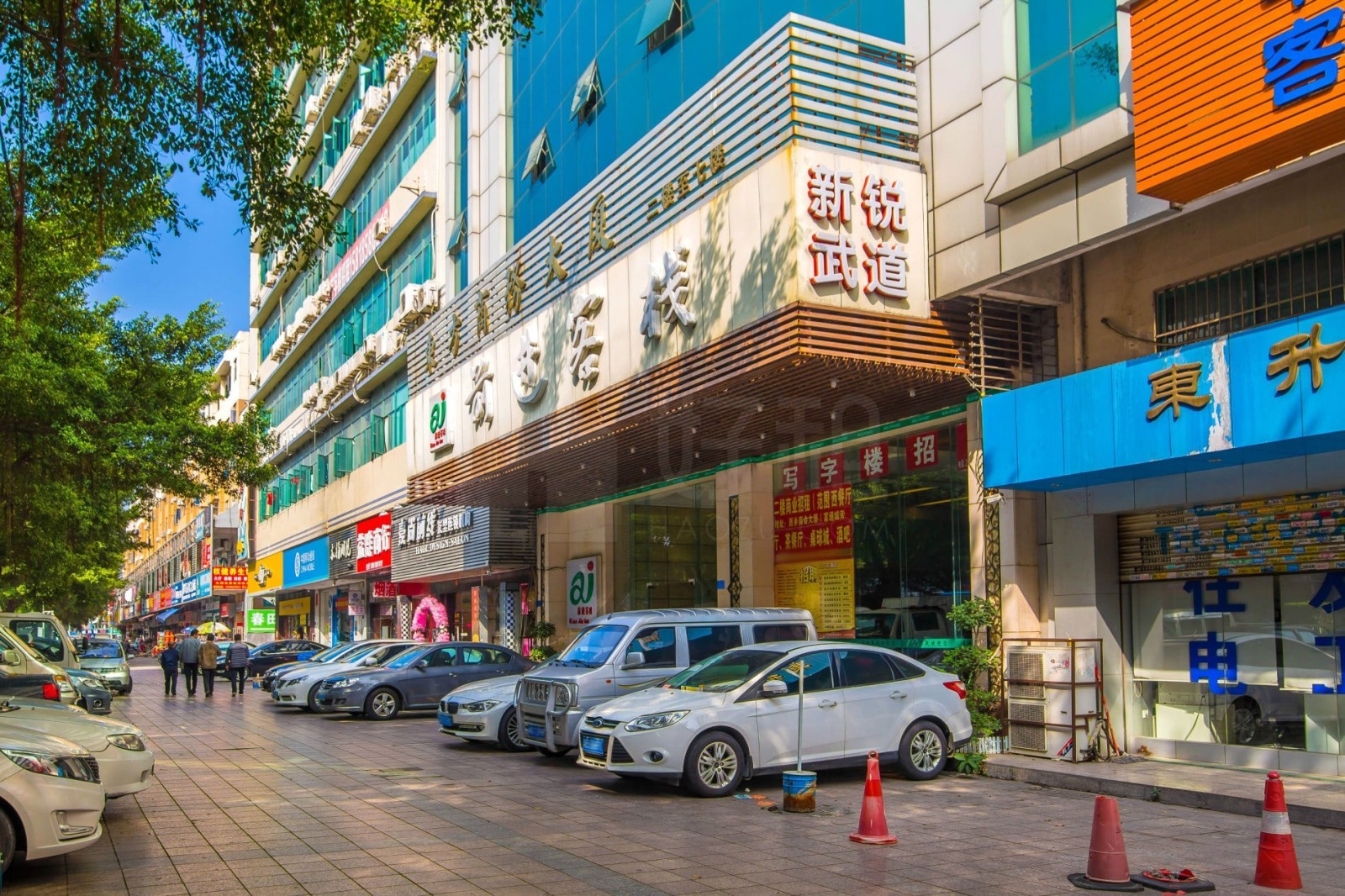 东方商务大厦(西乡)实景图