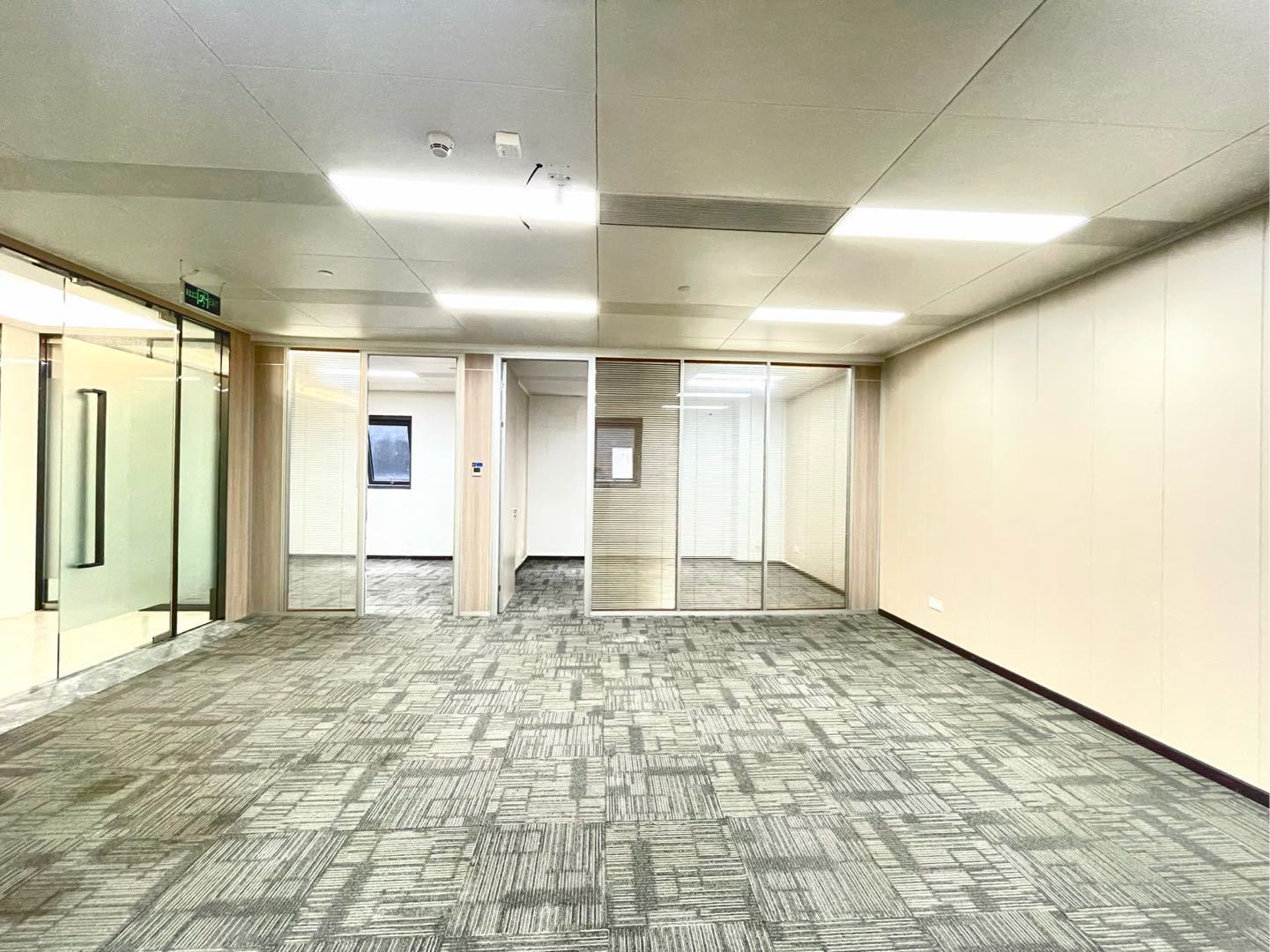 源政创业大厦 754㎡ 精装 中层办公室出租