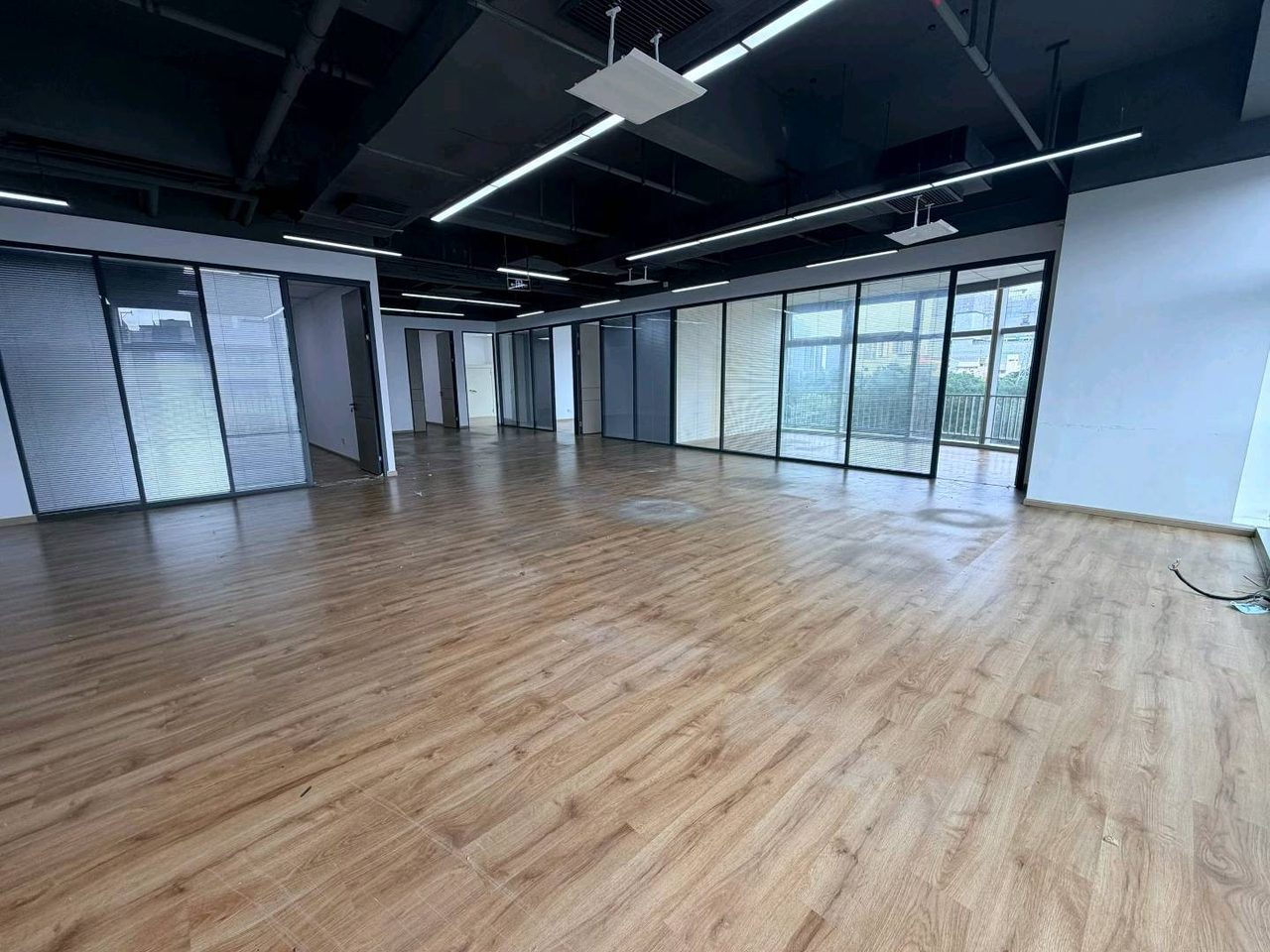 465㎡精装办公室 唐商科技大厦·近桃园站·低层