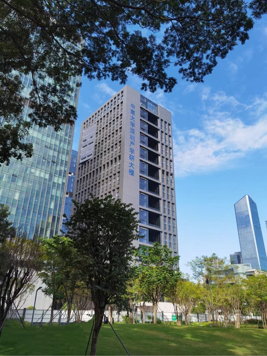 南山区科技园写字楼出租 中南大学深圳产学研大楼 200㎡定制装修