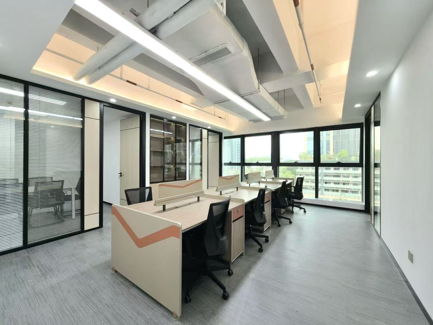 莲花广场 179㎡ 精装 中层办公室出租实景图