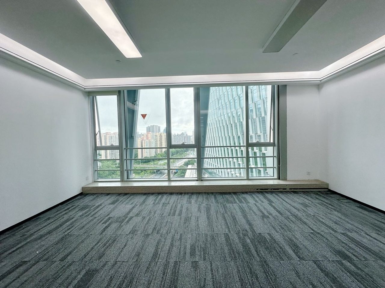 南山区科技园写字楼出租 赛西科技大厦 235㎡精装