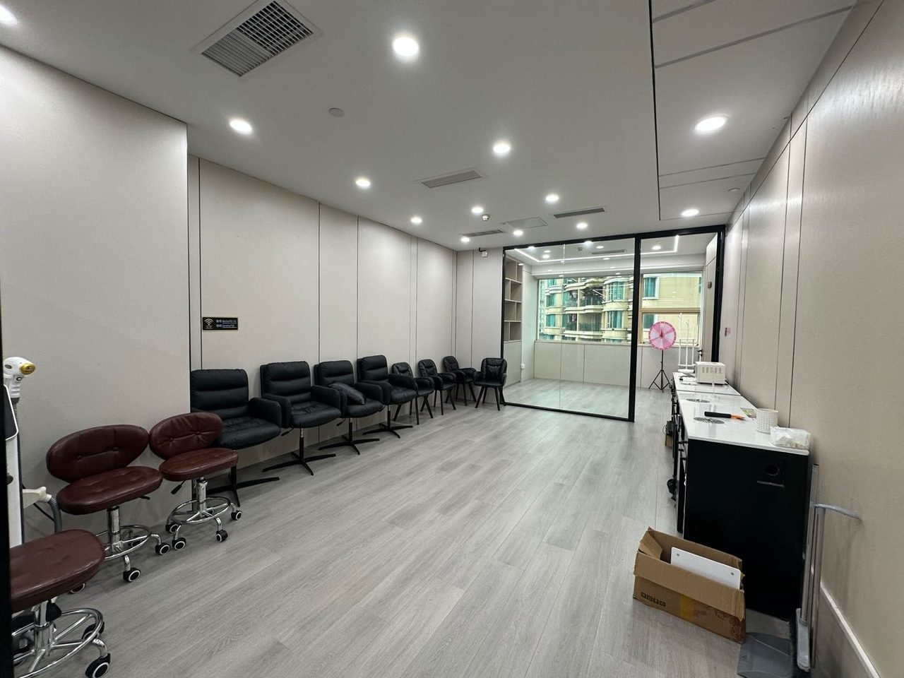 100㎡精装办公室 中海大厦·近购物公园站·低层