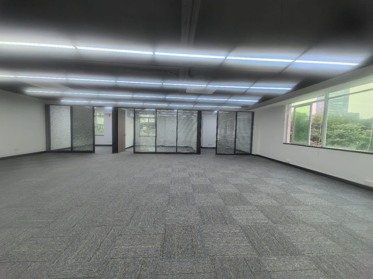 高新技术产业园(虚拟大学园)358㎡精装办公室出租,中层东南向采光好