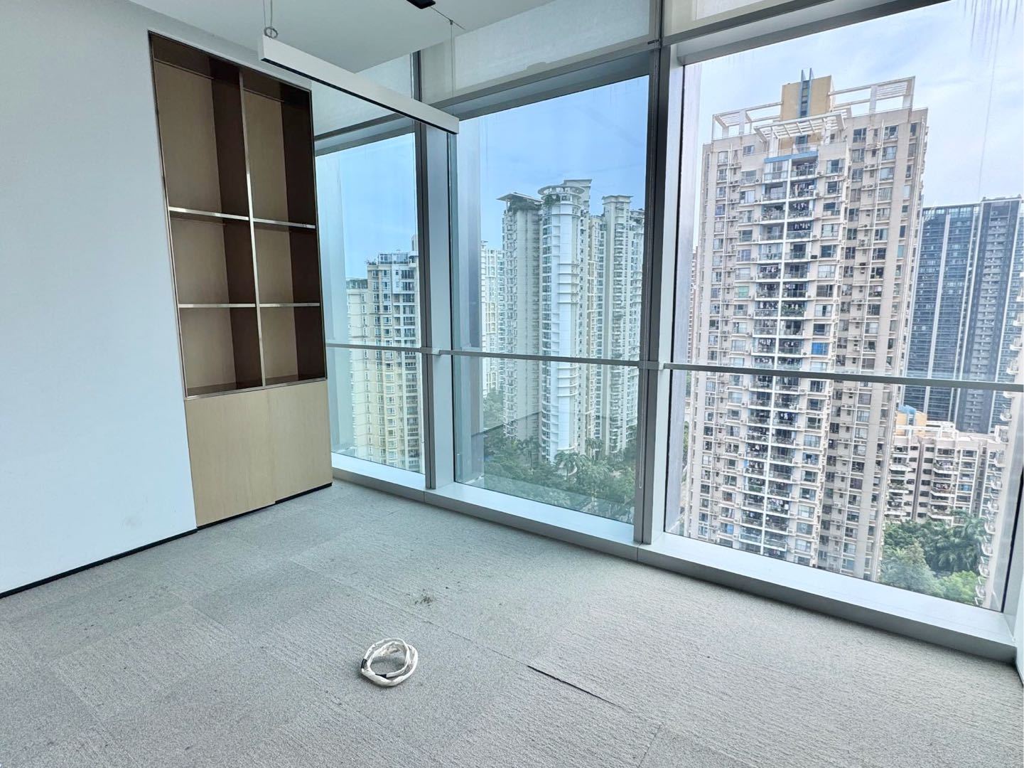 金地威新中心 409.6㎡ 精装 中层办公室出租