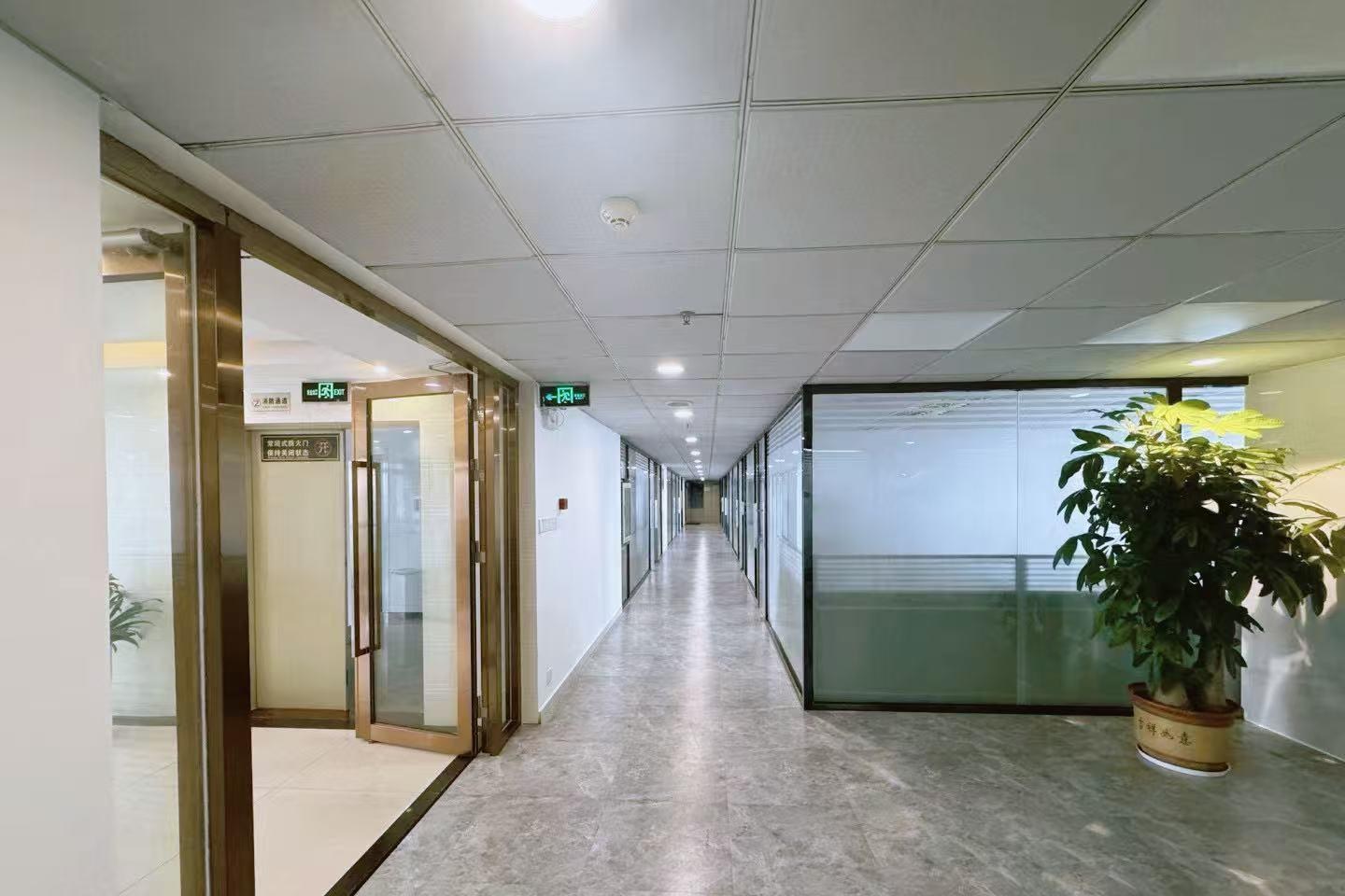 明君商务中心 630㎡ 精装 中楼层办公室出租实景图