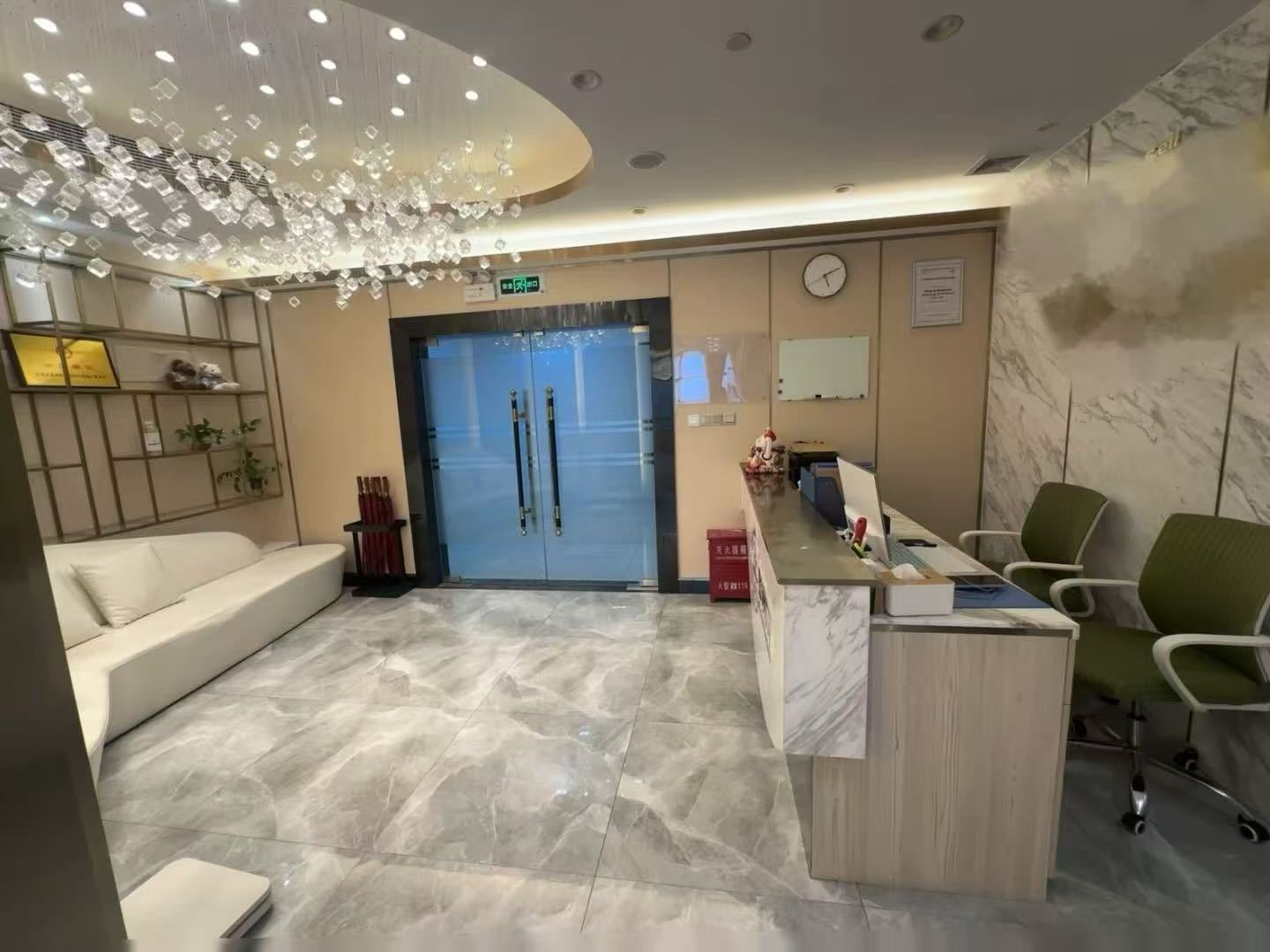 宝能科技园 296㎡ 精装 中层办公室出租实景图
