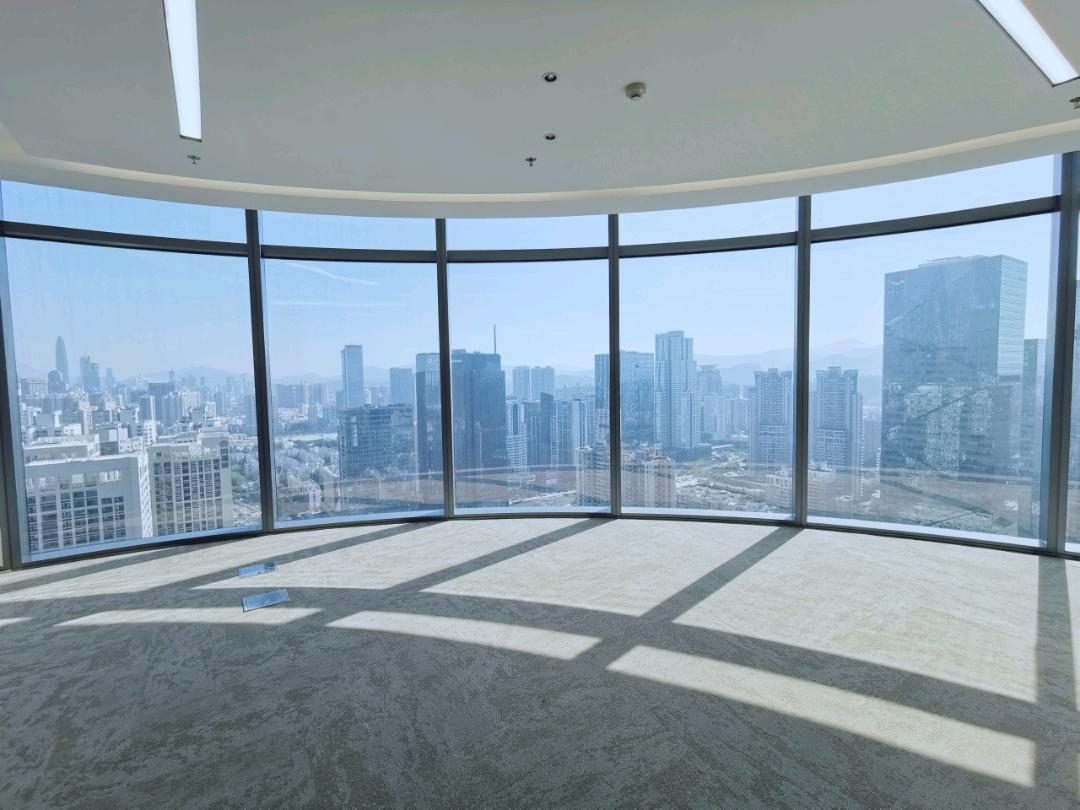 皇庭中心879㎡精装办公室出租,高层东南向采光好实景图