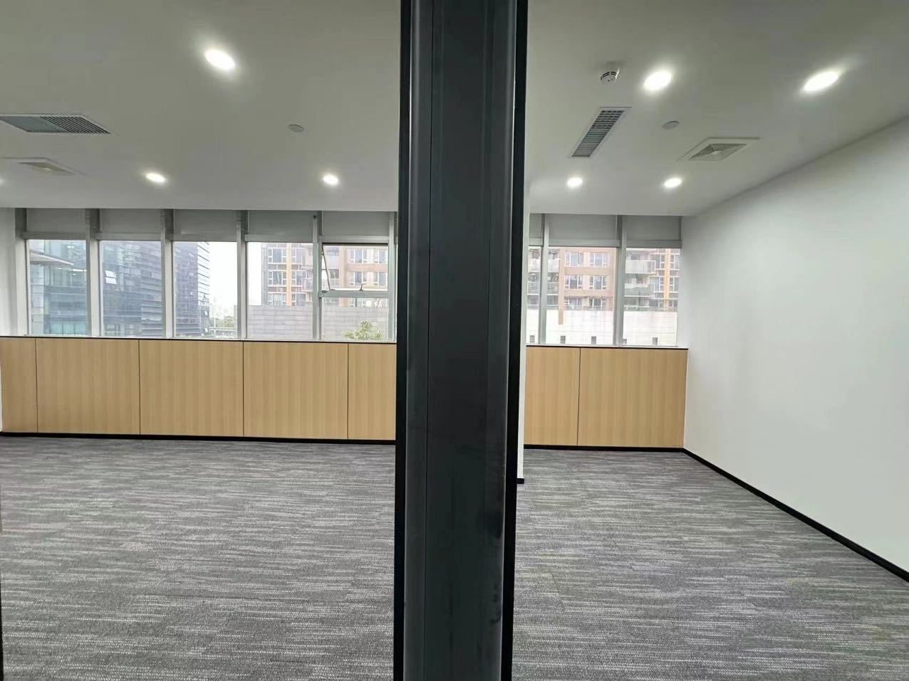深圳软件园180㎡精装办公室出租，低层南向采光好