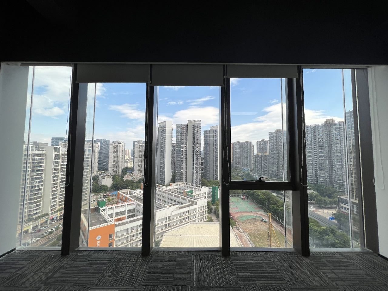 前海科兴科学园(正中华丽中心)写字楼132㎡精装户型·中层东南向出租