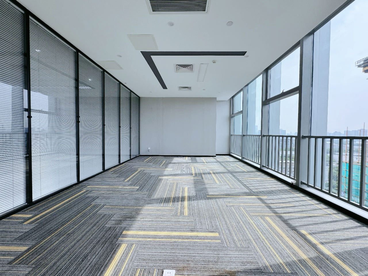 南山区科技园写字楼出租 酷派大厦 273㎡精装实景图