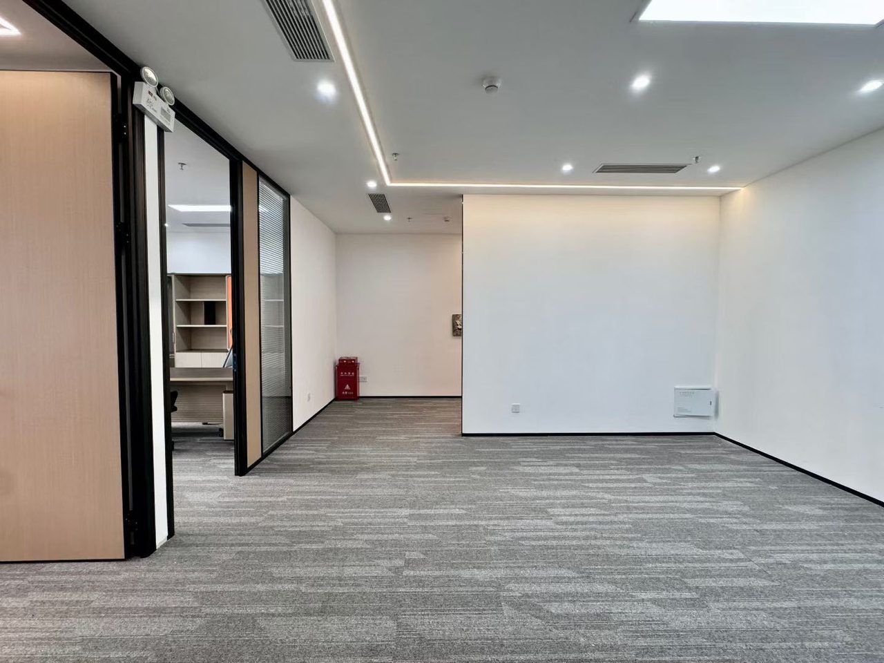福田区福田中心区 皇庭中心209㎡精装办公间中层出租