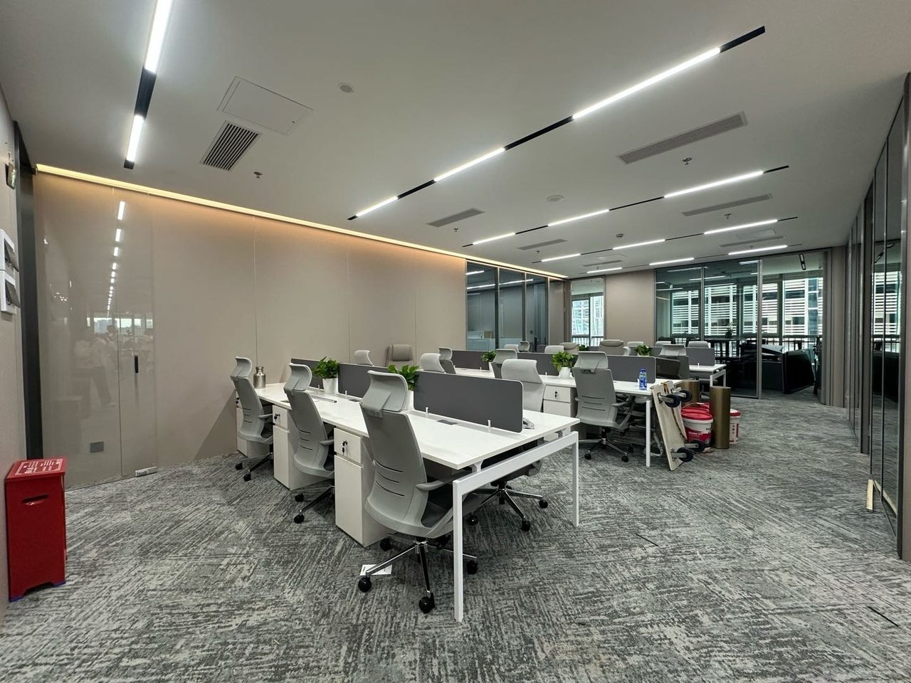 先健科技大厦写字楼350㎡豪装户型·高层南向出租实景图