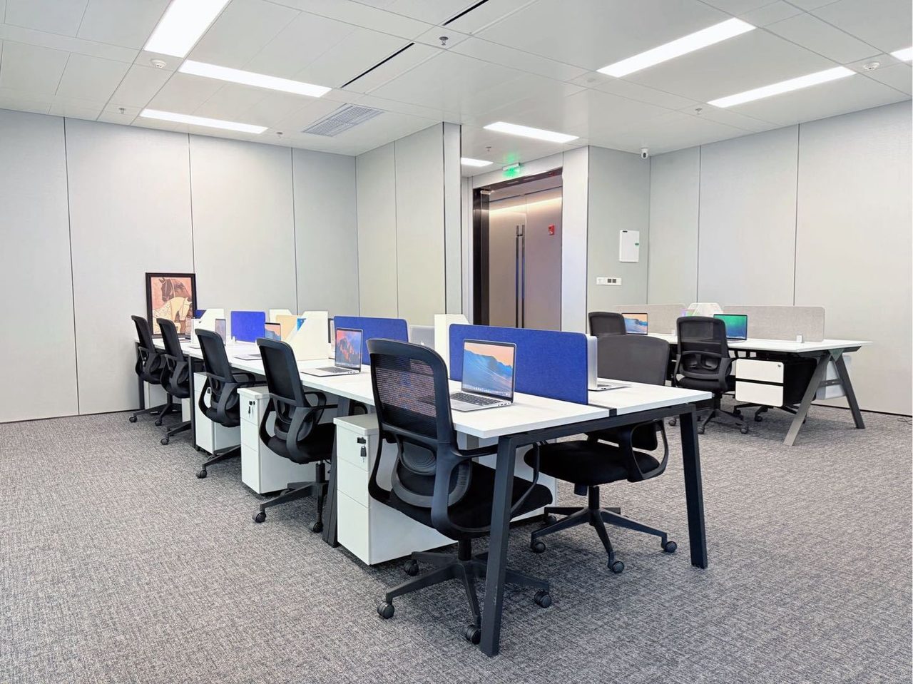 深圳湾SIC超级总部中心388㎡精装办公室出租,低层西南向采光好实景图