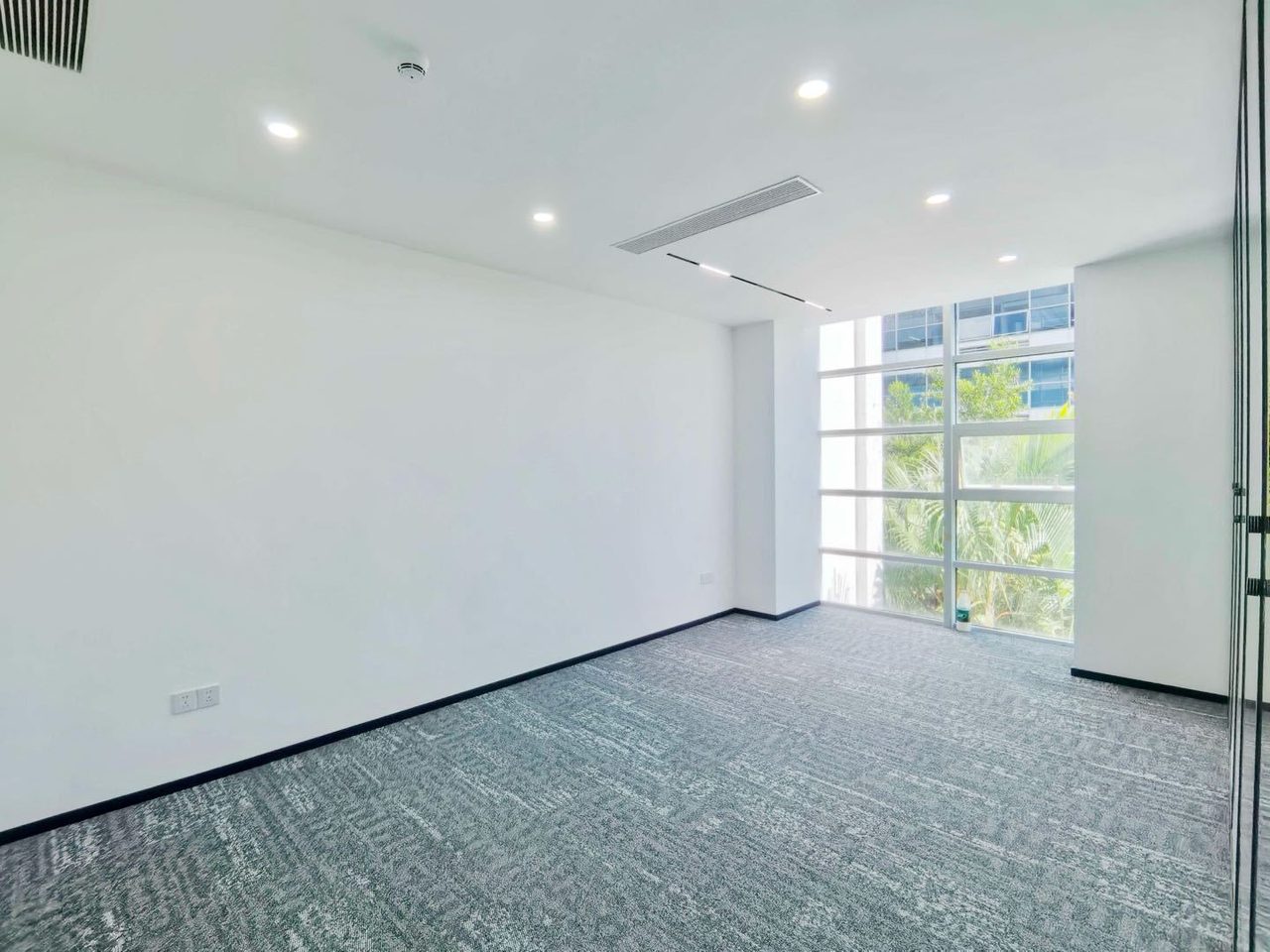 南山区科技园 深圳软件园188㎡精装办公间中层出租
