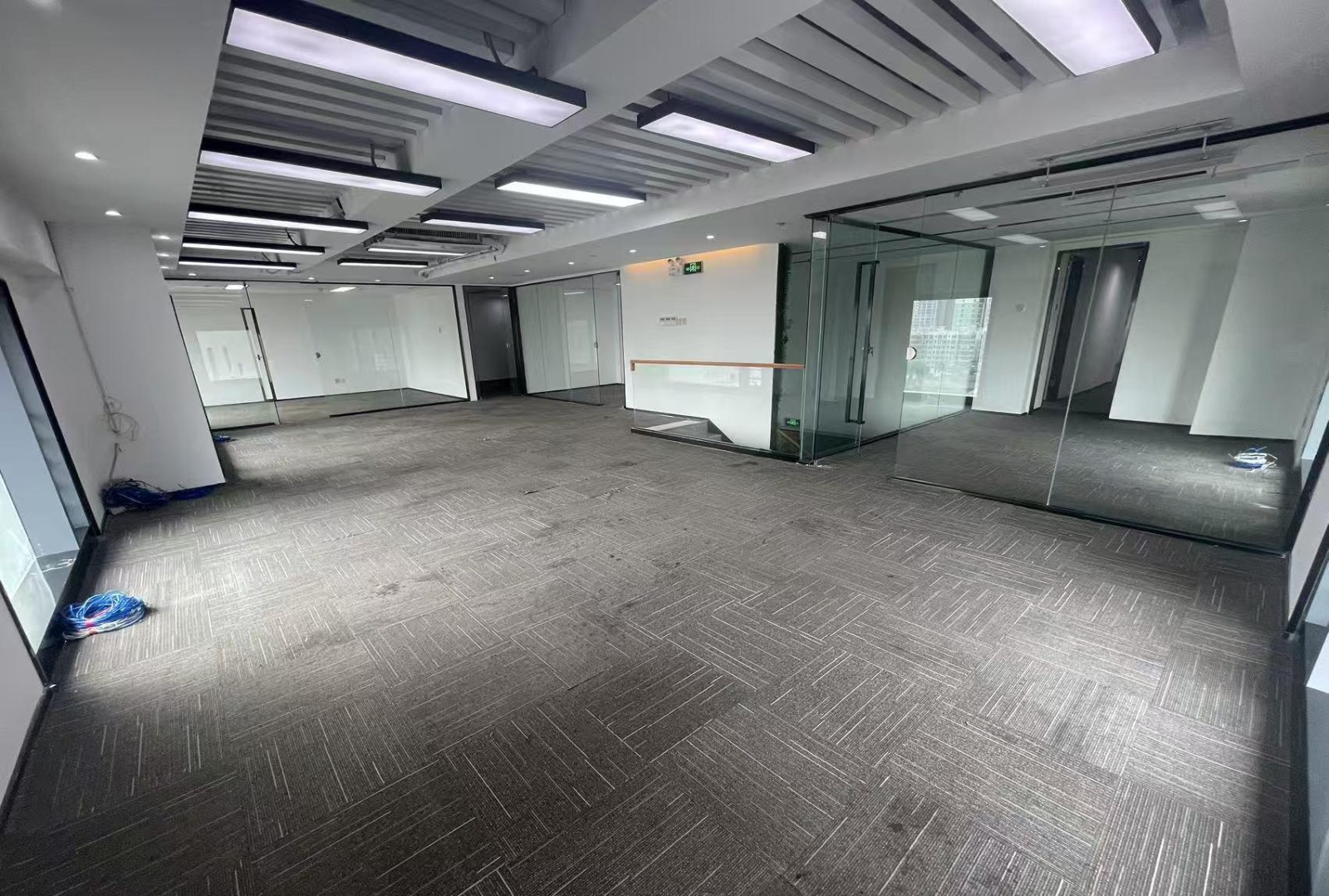 艺峦-2座 273㎡ 精装 低楼层办公室出租