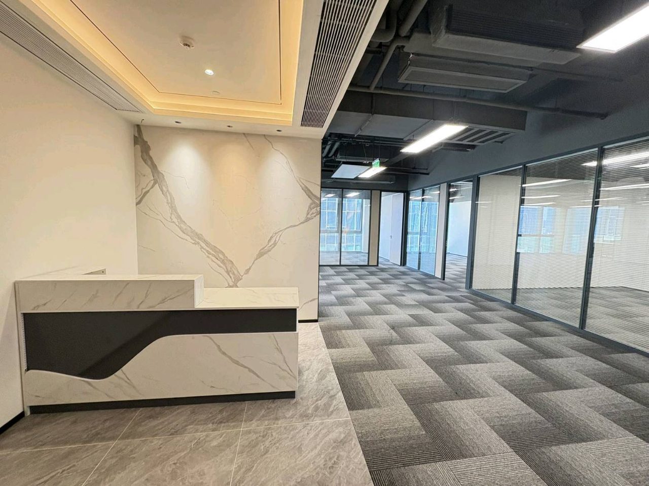 澳特科兴科学园365㎡精装办公室出租,中层西南向采光好
