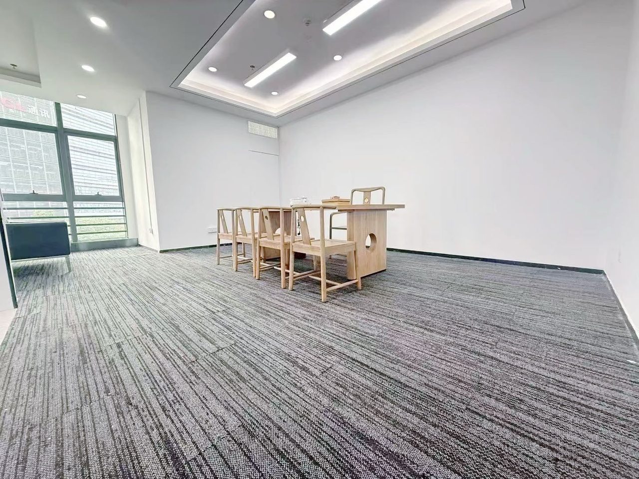 417㎡精装办公室 TCL国际E城·中层