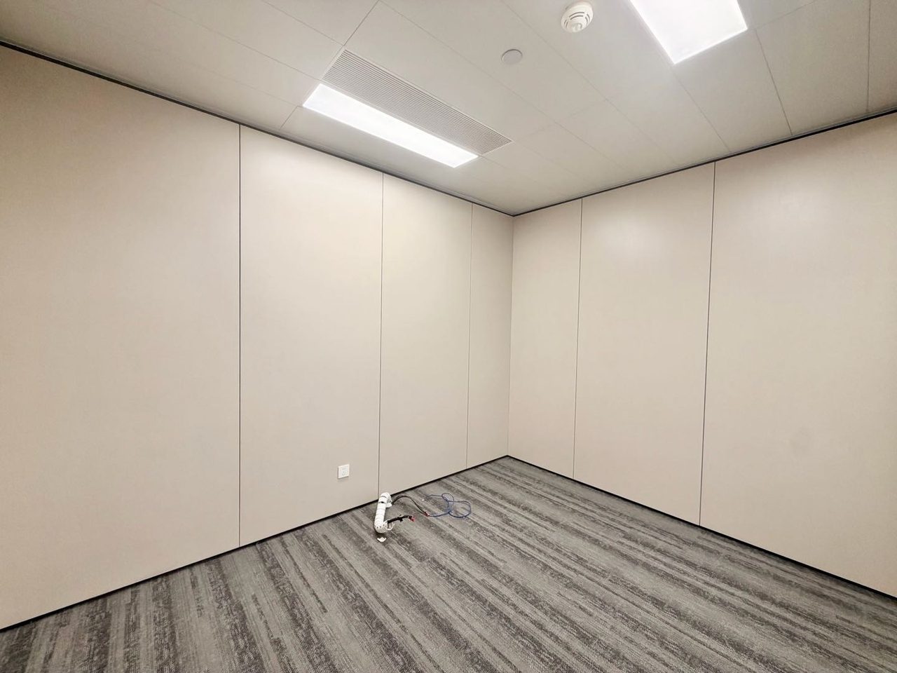 300㎡精装办公室 威新软件园(金地威新科技园)·近科苑站·中层