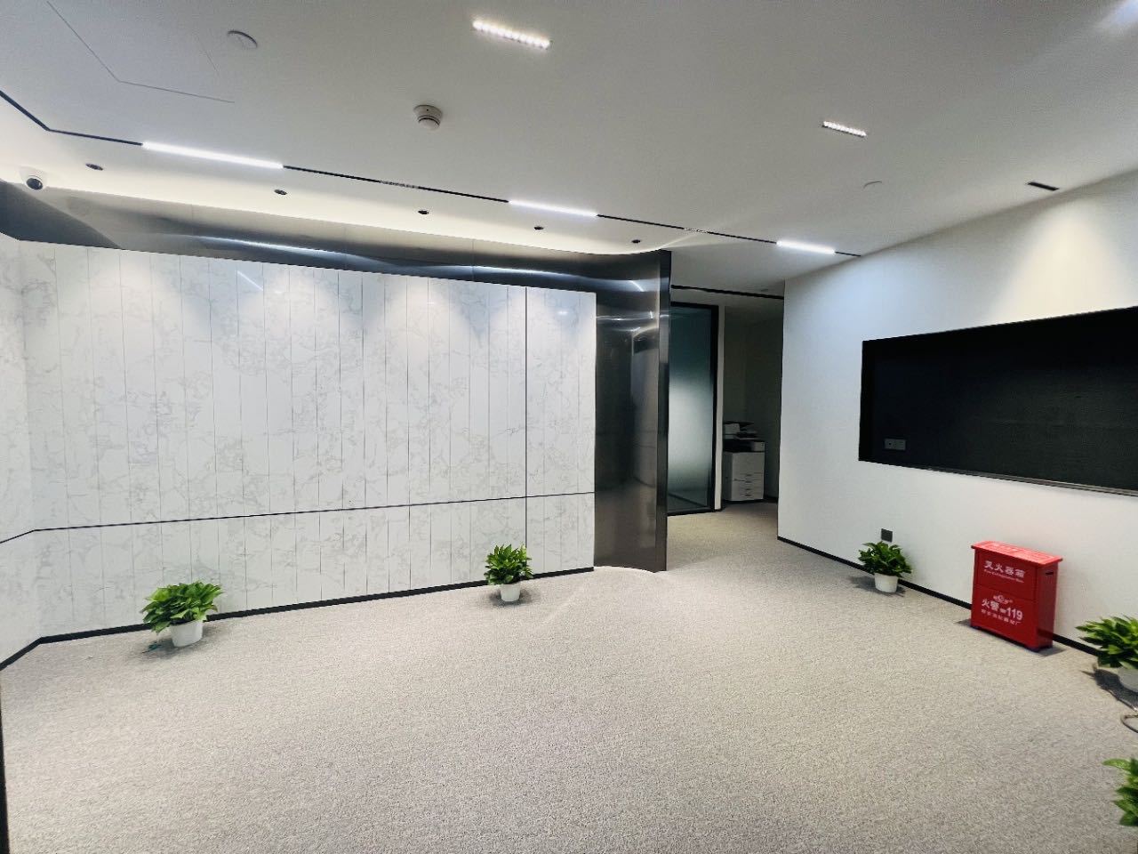 中洲控股中心 742㎡ 精装 中层办公室出租