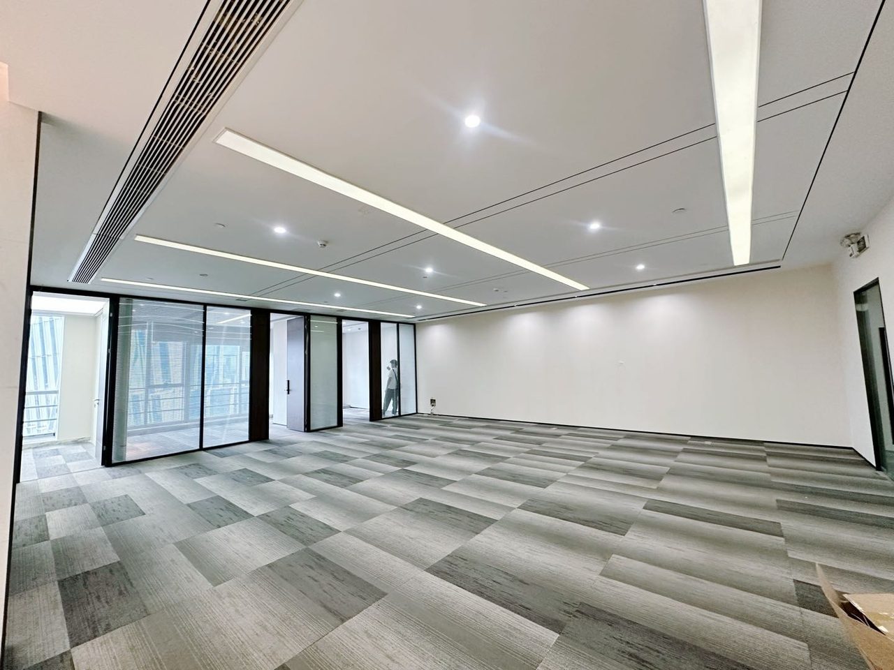 赛西科技大厦写字楼259㎡豪装户型·高层西向出租实景图