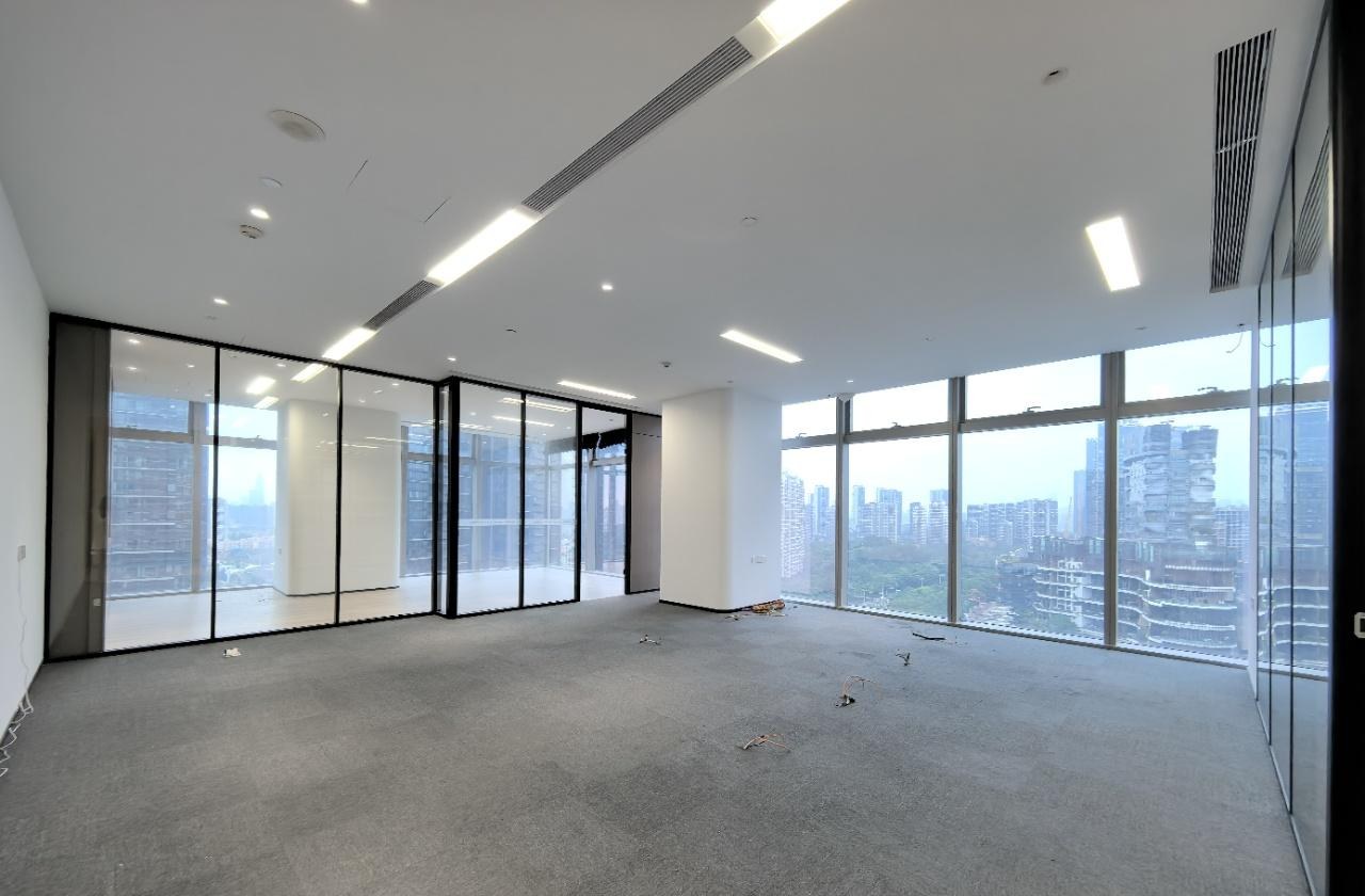 侨城一号广场 180㎡ 精装 中楼层办公室出租实景图