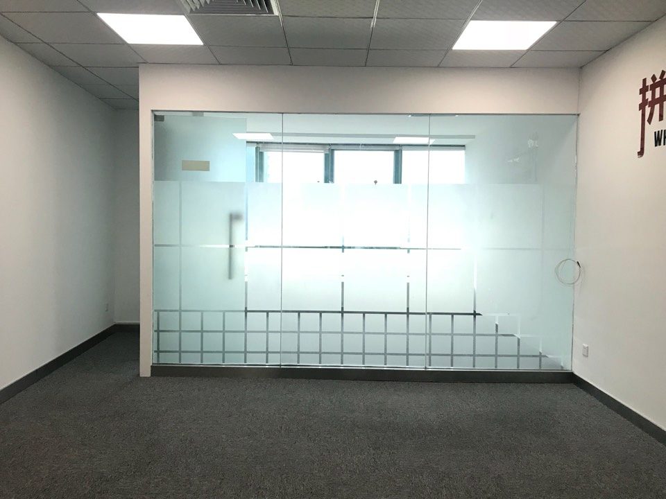 南山区南头 西海明珠大厦61㎡精装办公间中层出租