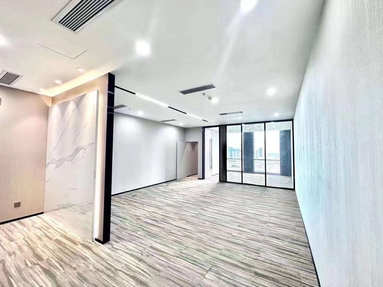 137㎡精装办公室 前海君豪中心(招商前海国际中心)·近铁路公园站·高层实景图