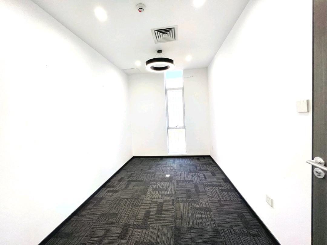 深圳市软件产业基地写字楼980㎡精装户型·中层四面采光向出租