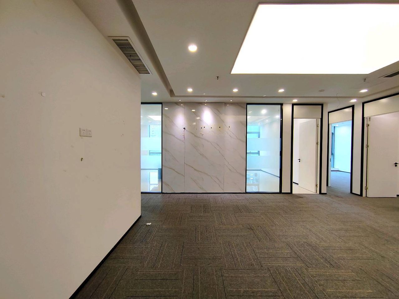 南山区科技园 西北工业大学(深圳三航科技大厦)905.03㎡精装办公间低层出租实景图