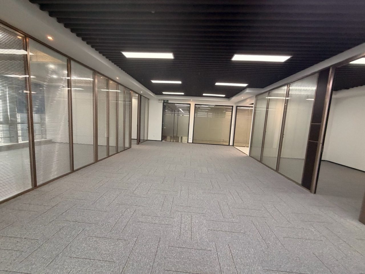 阳光科创中心234㎡精装办公室出租，高层东北向采光好