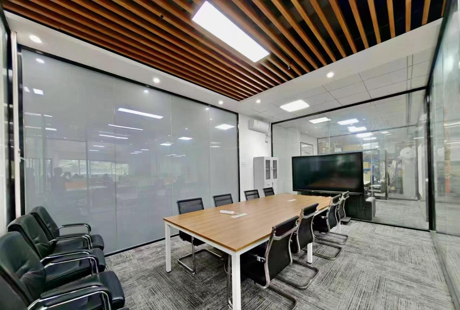 深圳中电照明大厦北区 730㎡ 精装 低楼层办公室出租