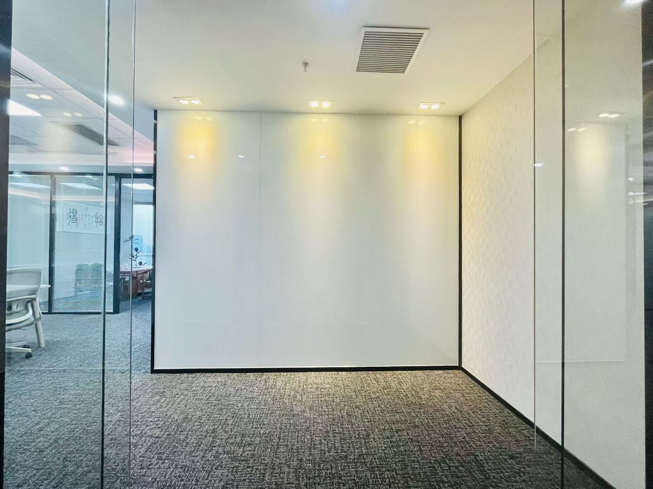 中洲控股中心写字楼238㎡精装户型·高层西南向出租