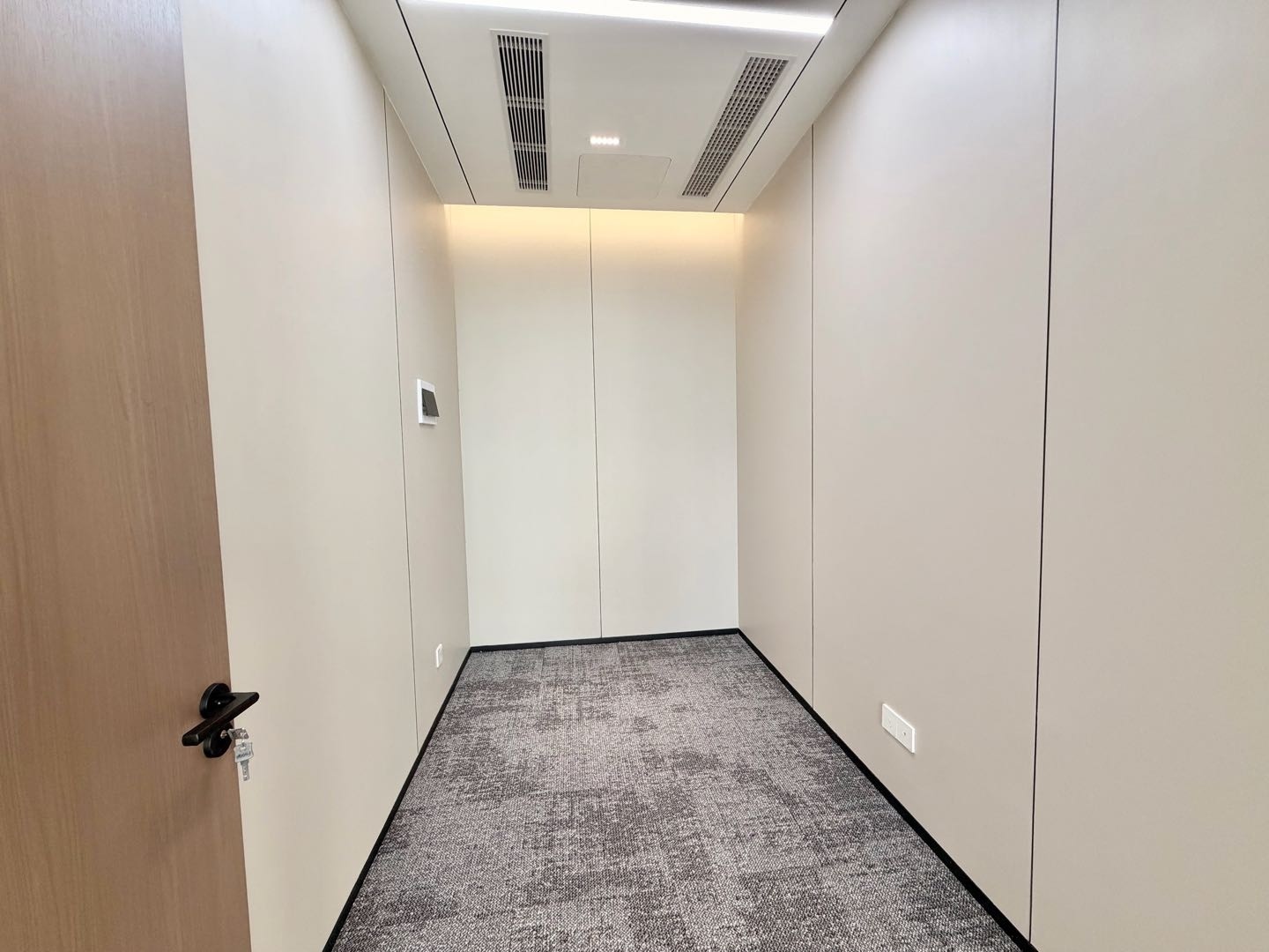 前海自贸大厦 285㎡ 精装 低层办公室出租
