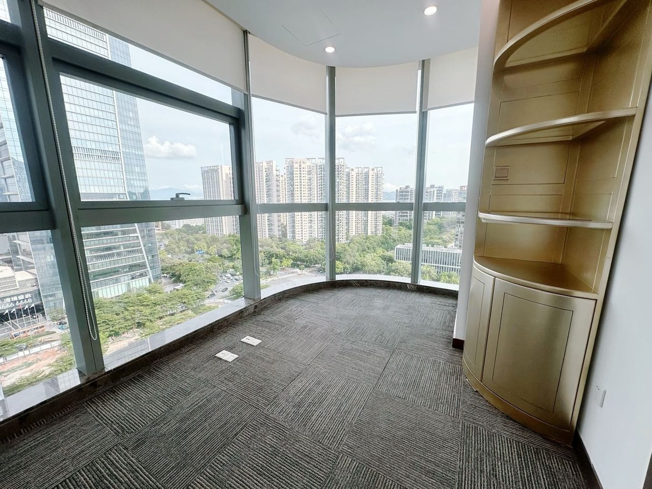 南山区后海 海王星辰大厦248㎡精装办公间中层出租