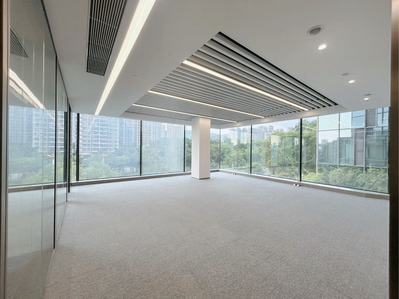 岭南大厦写字楼159㎡精装户型·中层东向出租实景图