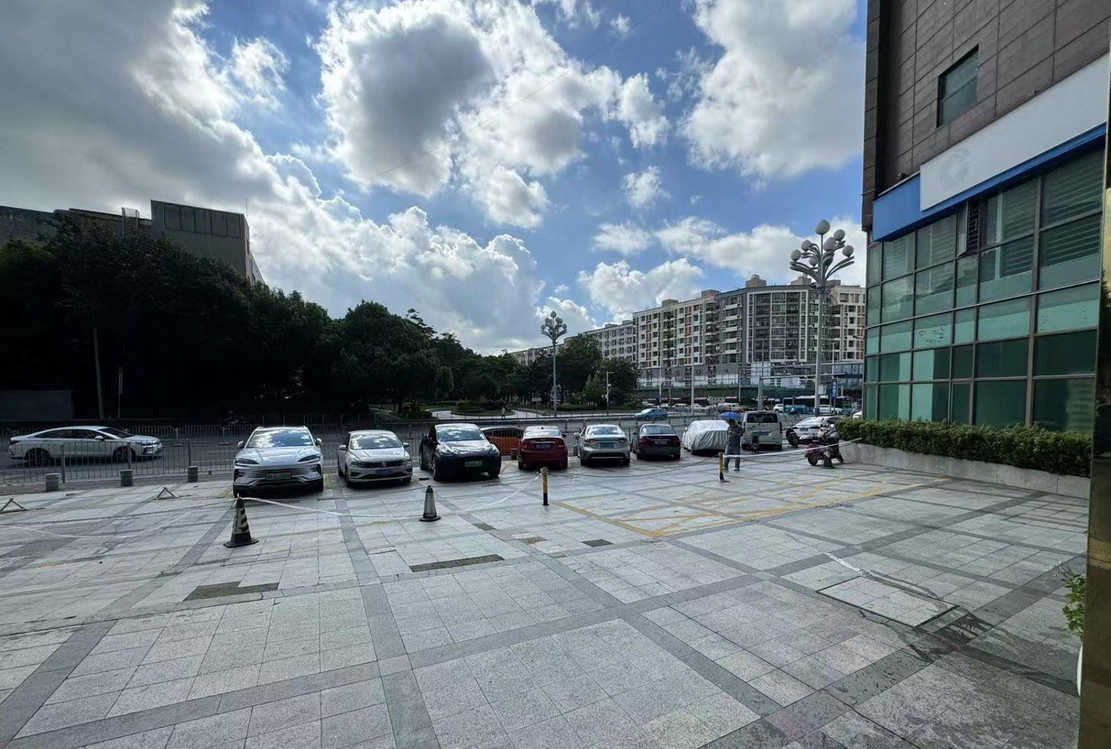 明君商务中心 339㎡ 精装 低楼层办公室出租