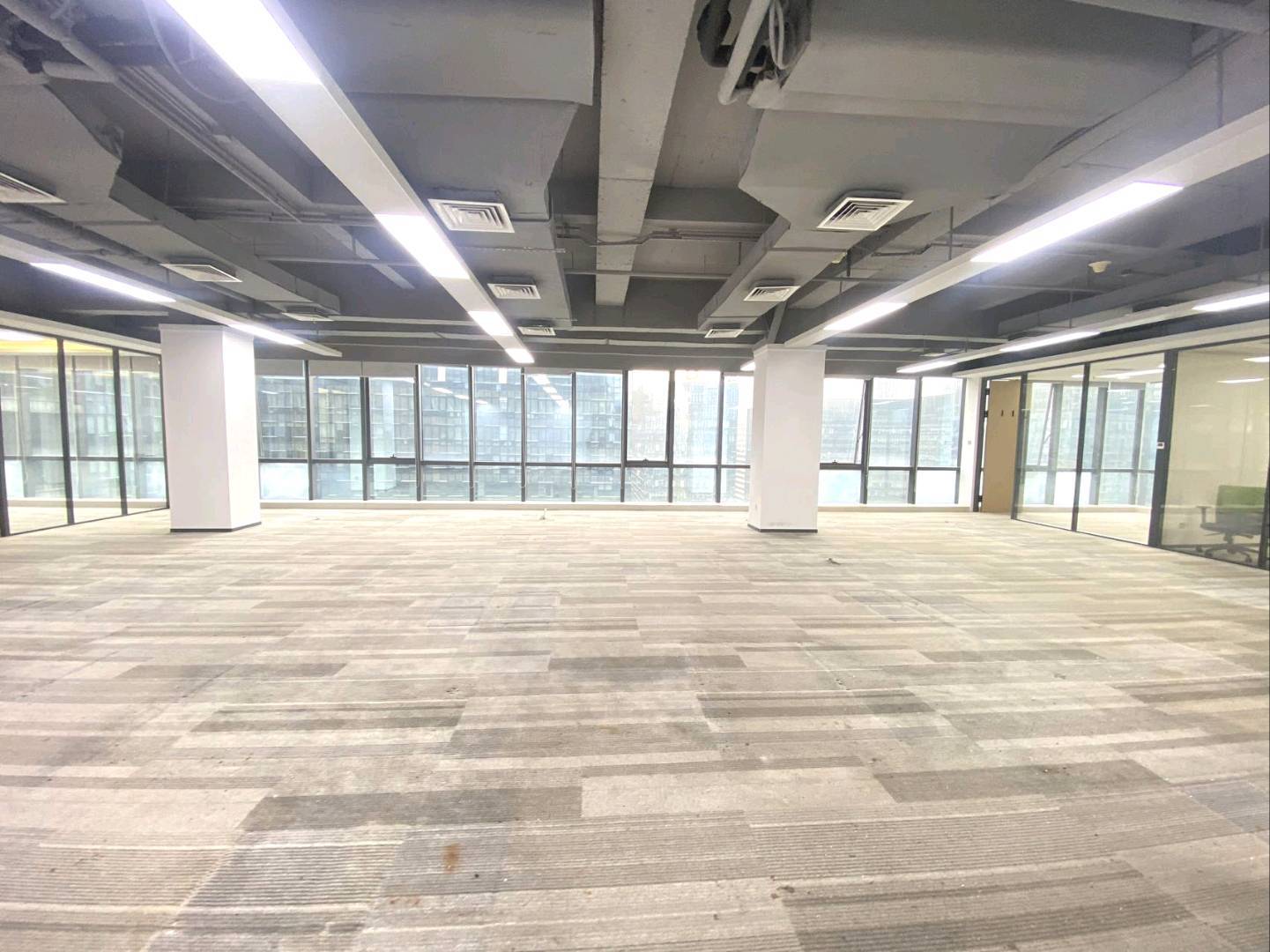 科兴科学园 440㎡ 精装 中层办公室出租实景图