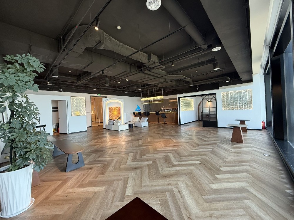 【恒裕前海金融中心239.14㎡办公室出租】145元/㎡|每年免1个月租实景图
