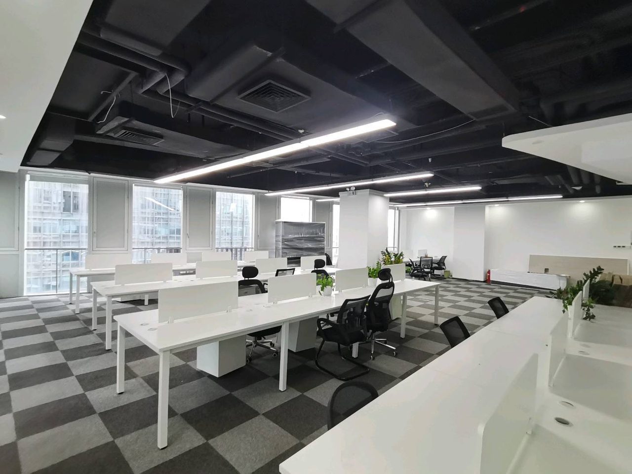 南山区科技园 深圳市软件产业基地265㎡精装办公间低层出租