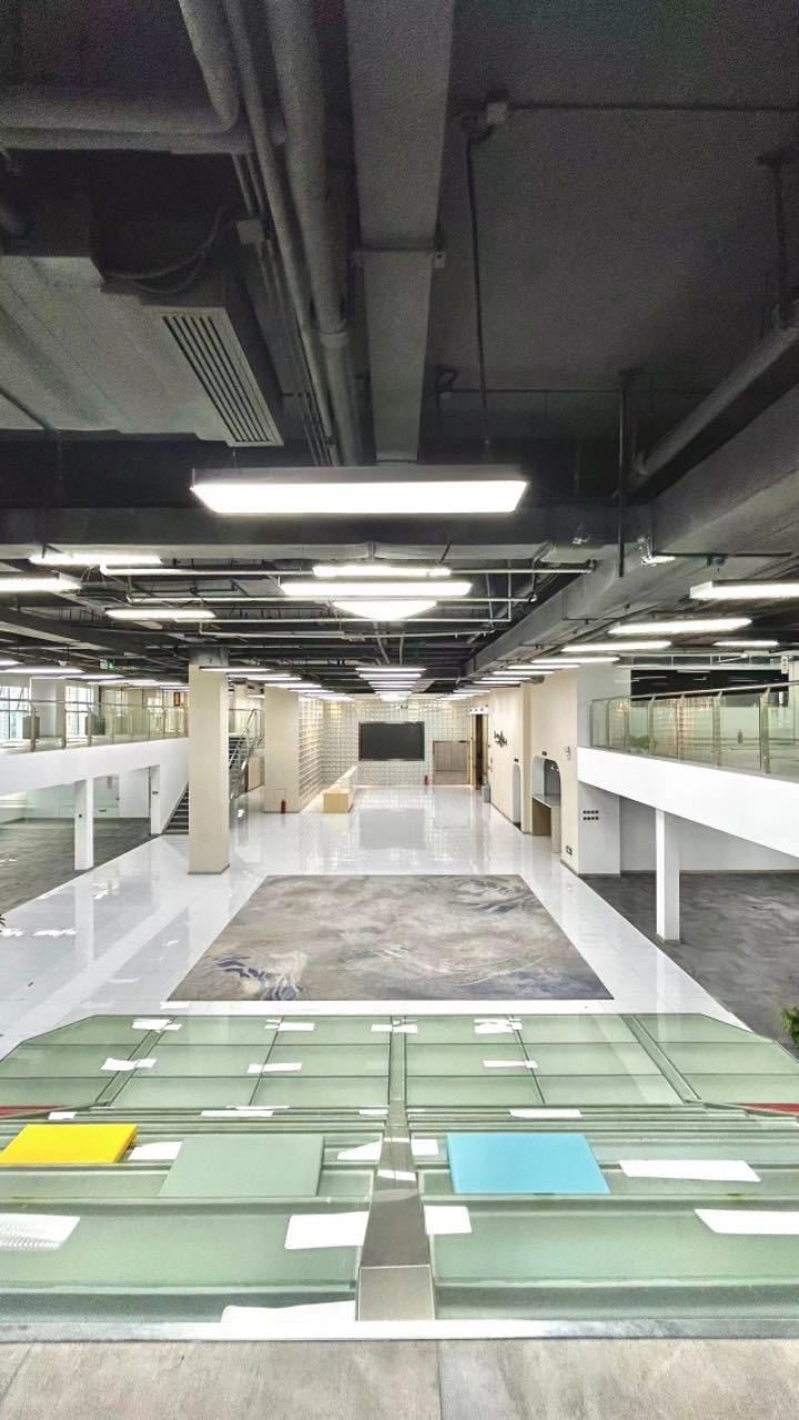 南山区科技园 中科纳能大厦2030㎡精装办公间高层出租