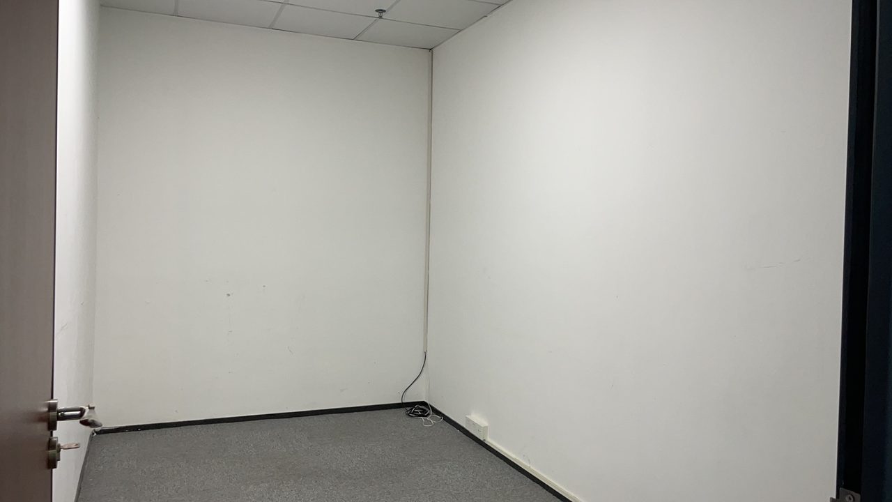 南园枫叶大厦340㎡精装办公室出租，高层西北向采光好