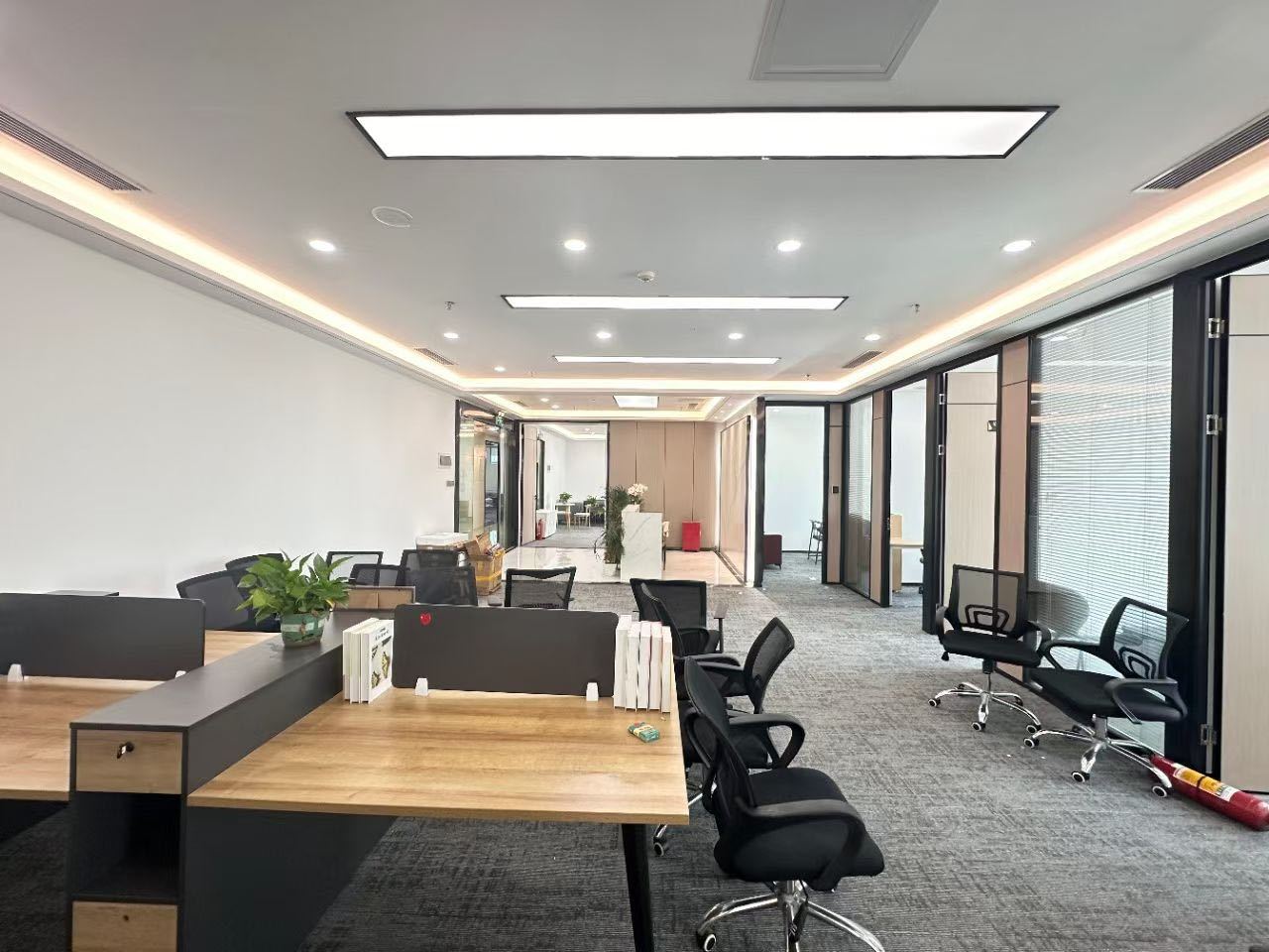 卓越世纪中心 598㎡ 精装 高层办公室出租实景图