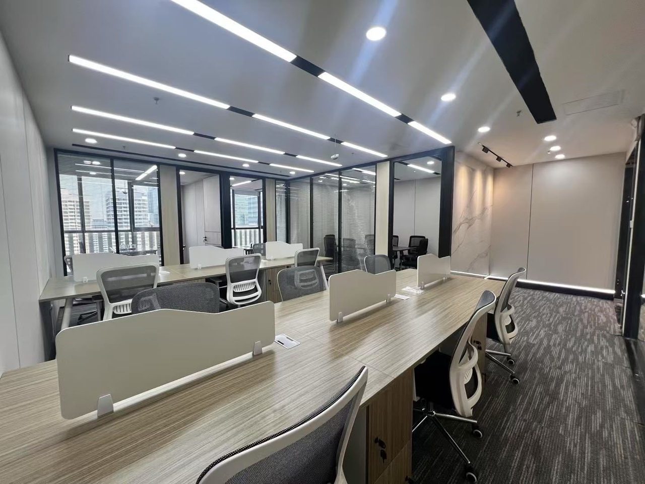 深圳湾科技生态园218㎡精装办公室出租,高层南向采光好实景图
